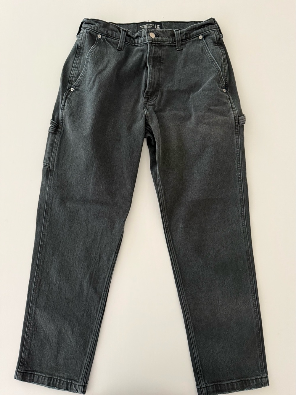 Men’s A&F Athletic loose jean 31x32